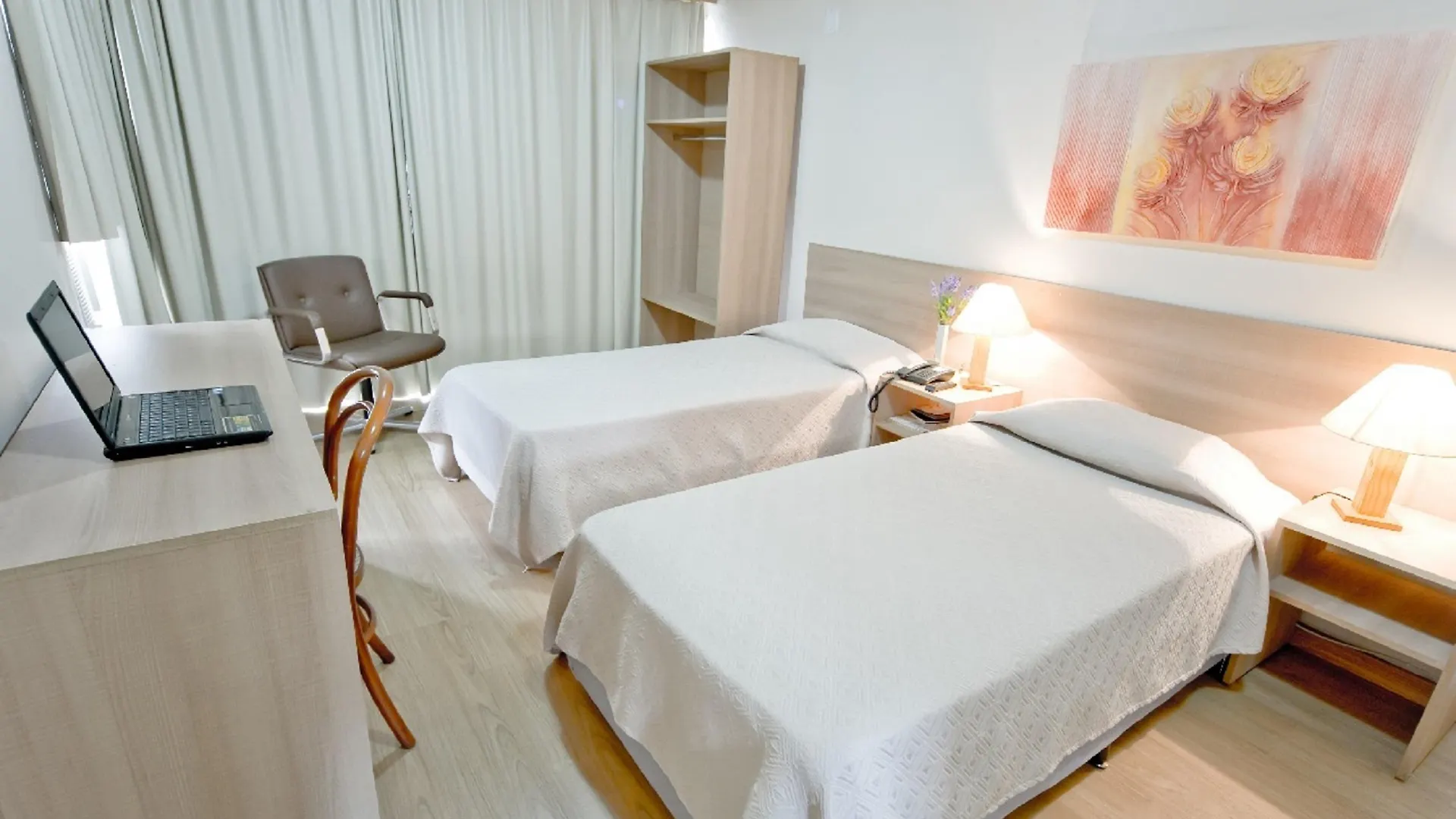 ***  Hotel Dan Inn Express Porto Alegre By Nacional Inn - Proximo Ao Complexo Hospitalar Santa Casa E Ufrgs Brésil